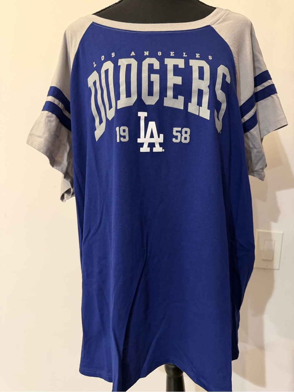 LA Dodgers New Era Women’s Raglan T-Shirt Size 4 Blue Gray – Worn Once